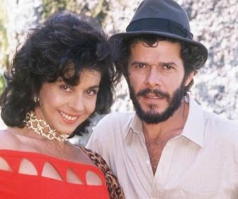 Betty Faria e José Mayer em cena de Tieta (Globo)