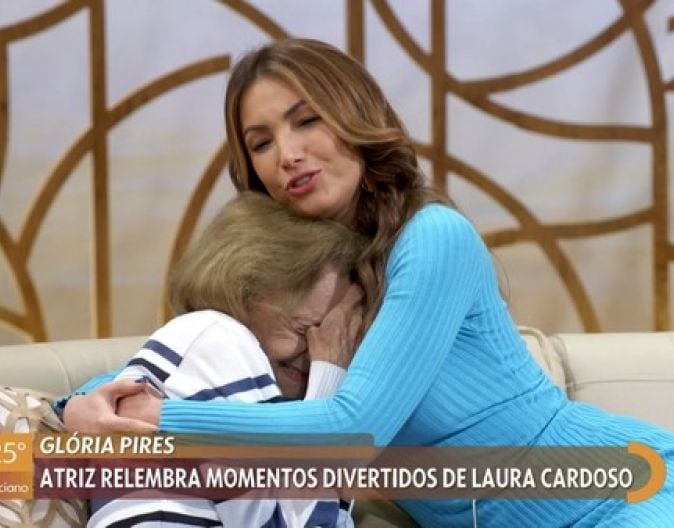 Aos 95 anos, Laura Cardoso chora com homenagens