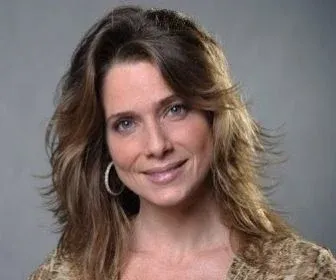 Letícia Spiller acerta participação em "Joia Rara"