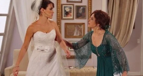 Regina Duarte e Gloria Pires adoram homenagem à cena clássica de "Vale Tudo"