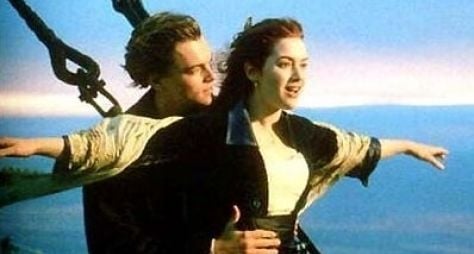Record usa e abusa com reprise do filme "Titanic"