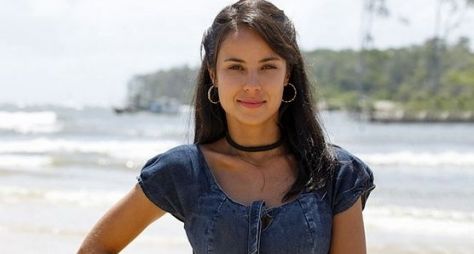 Andréia Horta faz participação especial em "Sangue Bom"