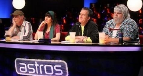 SBT demite jurados do programa "Astros"