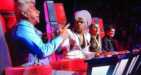 The Voice Brasil: Brown "finge" não conhecer candidata