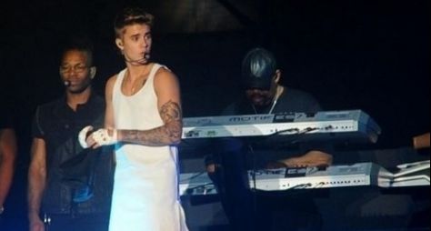 Irônico, Justin Bieber ameaça parar de cantar