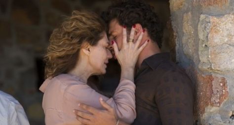 Com problemas de áudio, Globo dubla cenas de Amores Roubados
