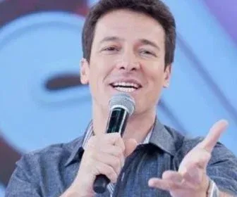 "Fiquei surpreso!", diz Rodrigo Faro sobre suposta saída da Record