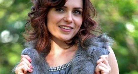 Mônica Iozzi faz sua estreia como atriz de TV