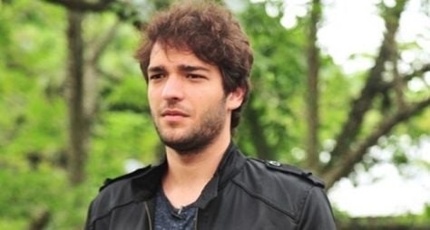 Humberto Carrão é reservado para novela das sete na Globo