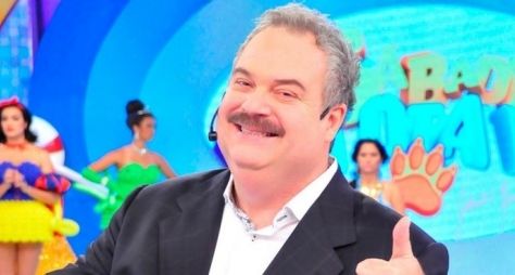 RedeTV! quer reduzir salário de Gilberto Barros