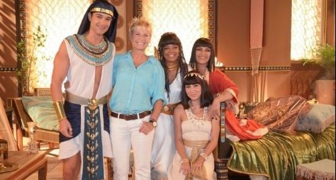 Xuxa visita estúdios da Record no Rio de Janeiro