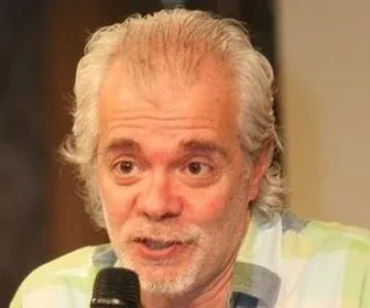 Carlos Lombardi é convidado para escrever remake de Pai Herói