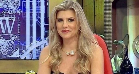Iris Stefanelli vai apresentar pegadinhas na RedeTV!