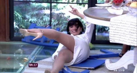 Monica Iozzi cai em pegadinha feita por Ana Maria Braga no “Mais Você”