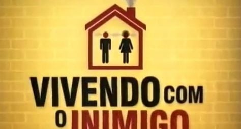 Silvio Santos anuncia o reality show Vivendo com o Inimigo