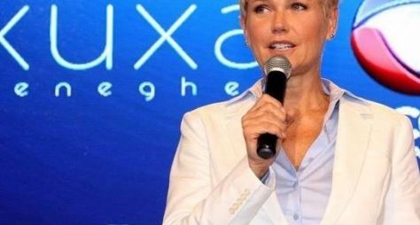 Em coletiva, Xuxa se emociona e lembra carinho de Hebe