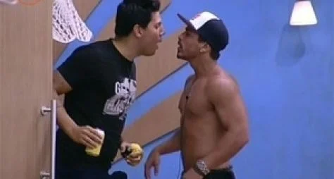 Te contei, não? Thiago Servo bateu o sino na fazenda!