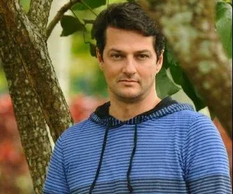 Por novela, Globo adia produção de série