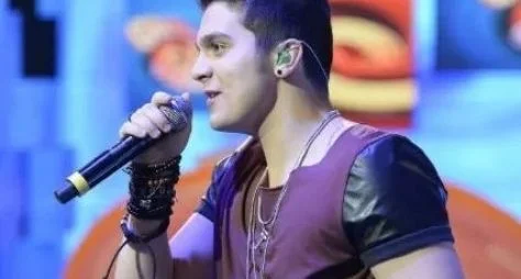 Luan Santana vai estrelar especial de fim de ano na Globo