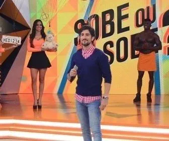 Elenco de Os Dez Mandamentos canta funk no Legendários de hoje