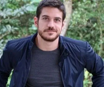 Marco Pigossi e Globo acertam descanso de imagem para o ator