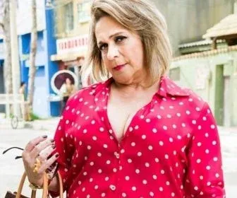 Fafy Siqueira participa de Chapa Quente
