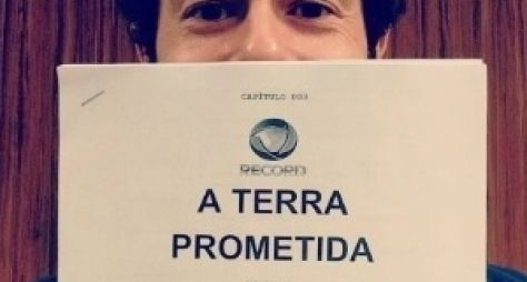 A Terra Prometida: Felipe Folgosi acerta retorno às novelas