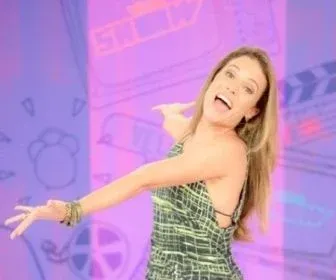 Maíra Charken continua no Vídeo Show
