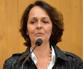 Edmara Barbosa tenta carreira solo na Globo