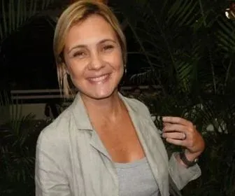 Adriana Esteves vai estrelar novela das onze de Lícia Manzo