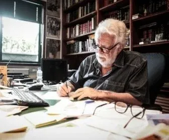 Manoel Carlos prepara sinopse e avisa: "Estou pendurando as chuteiras"