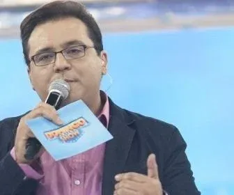 Coagido, Geraldo Luis cogita romper seu contrato com a Record