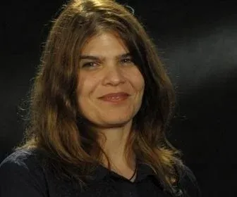 Claudia Lage escreve projetos para apresentar à Globo