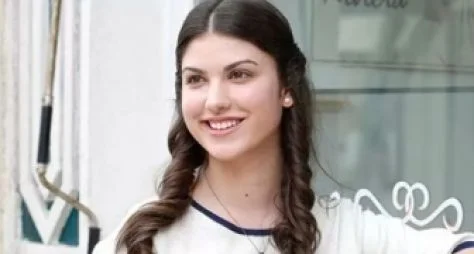 Giovanna Grigio participará da nova temporada de Malhação