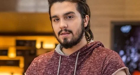 Luan Santana é convidado para o The Voice Kids