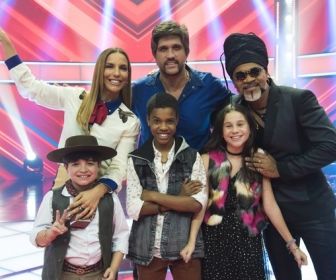 Júri e os finalistas do The Voice Kids. Foto: Globo