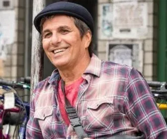 Na reta final, Evandro Mesquita reforça elenco de Rock Story