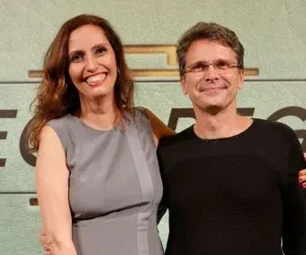Autora revela razão para troca do título de Pega Pega