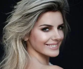 Com recusa de Mari Alexandre, Núbia Óliiver deve participar de A Fazenda