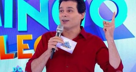 Revoltado com boatos, Celso Portiolli afirma que renovou com o SBT