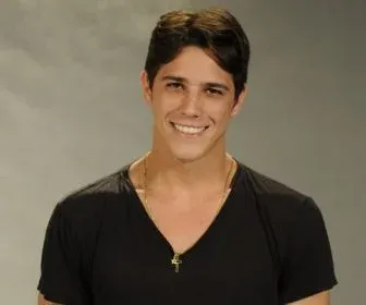 Rômulo Arantes Neto reforça o elenco de Pega Pega