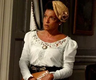 Elisa Lucinda volta às novelas em Tempo de Amar