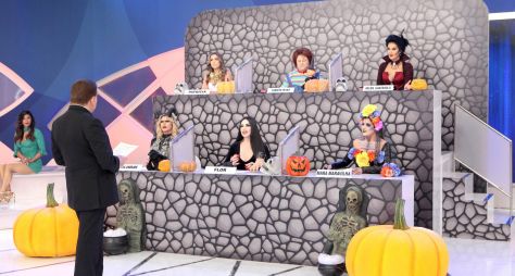 Silvio Santos exibe especial de Halloween com a turma do Jogo dos Pontinhos