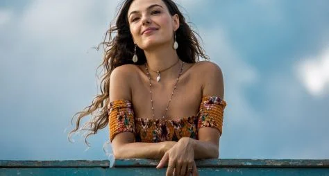 Ísis Valverde estará no especial de Roberto Carlos