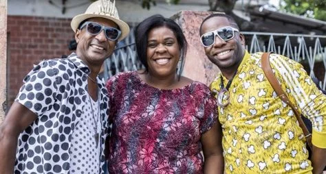 Cacau Protásio e Lellêzinha estreiam novo núcleo de Mister Brau