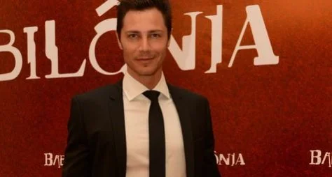 André Bankoff faz teste para viver Jesus em novela da Record TV