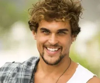 Record TV contrata Felipe Roque, ex protagonista de Malhação