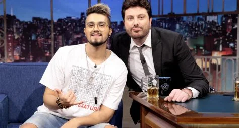 Luan Santana faz revelações a Danilo Gentili nesta quarta