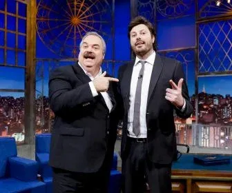 Gilberto Barros fala sobre carreira e memes no The Noite desta quarta