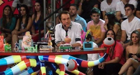 Silvio Santos tenta a contratação da trupe do Pânico